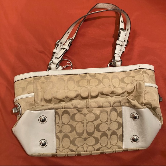 Vintage Coach Signature Logo Shoulder Bag - Picture 5 of 15